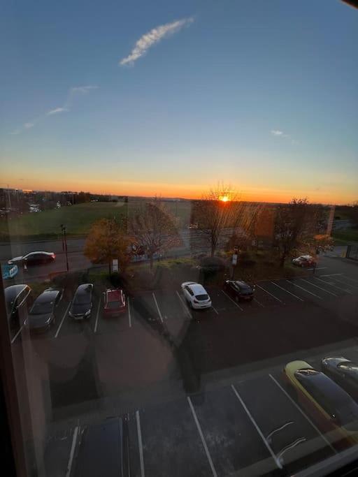 Luxx Apartment & Suites, London Heathrow Airport, Terminal 4, Piccadilly Underground Train Station Nearby! Hillingdon kerület Kültér fotó